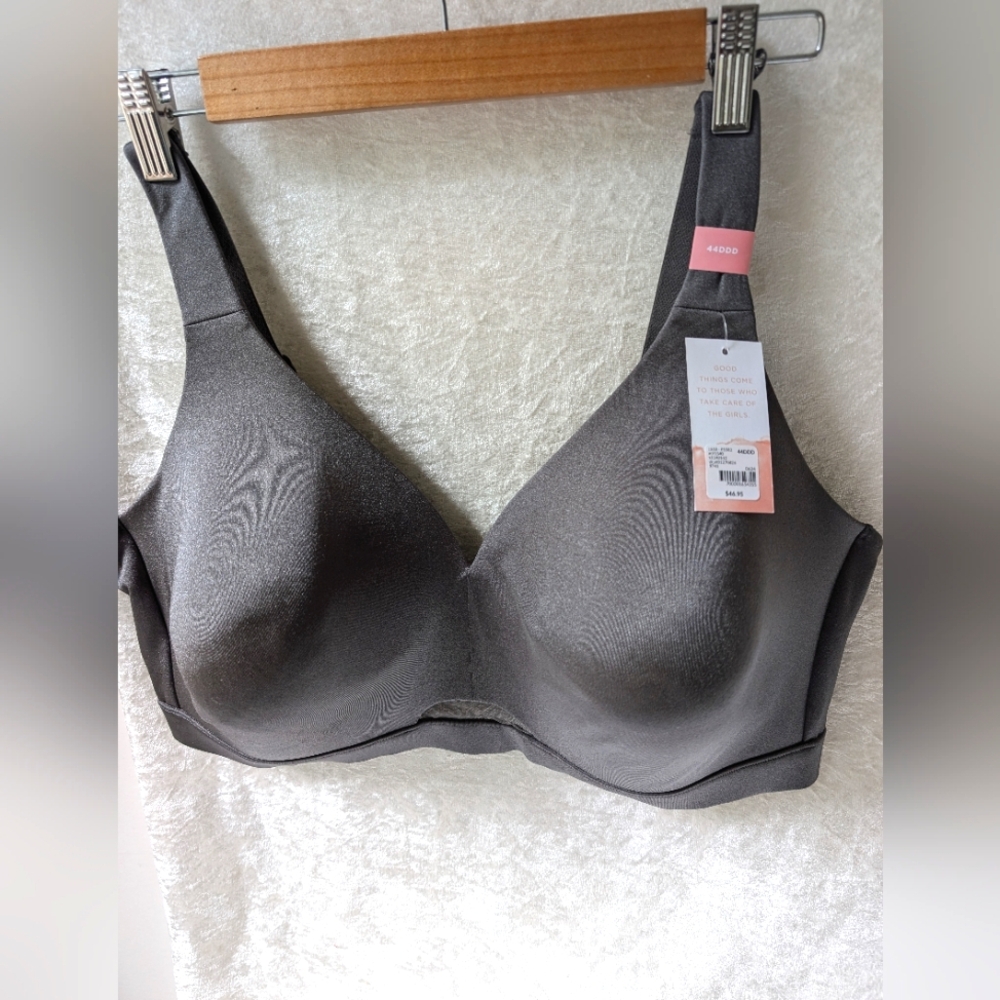Cacique Nylon Spandex No Wire Lightly Lined Grey Shimmer Bra 44DDD